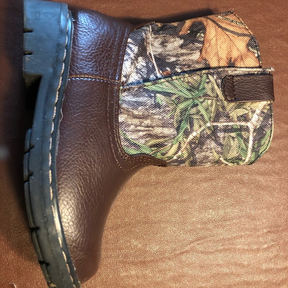 Boys Faded Glory boots toddler size 7